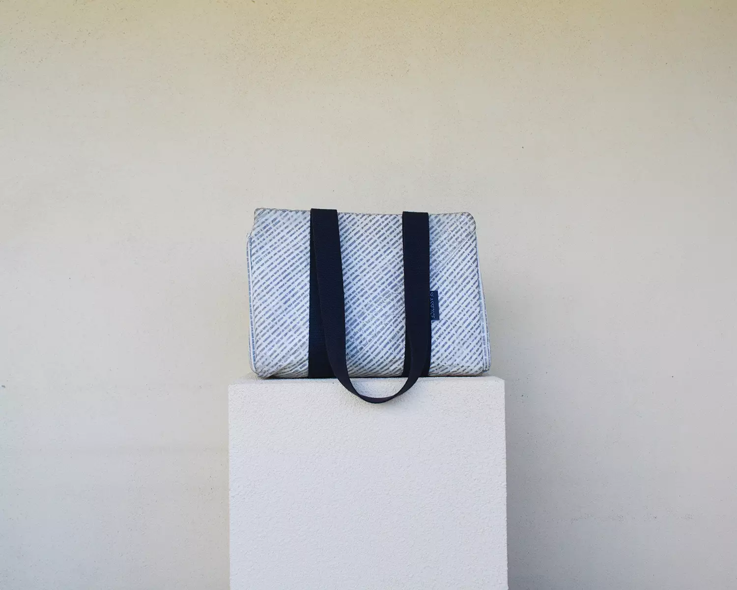 Small Wic Bag - Navy Blue - Image 5