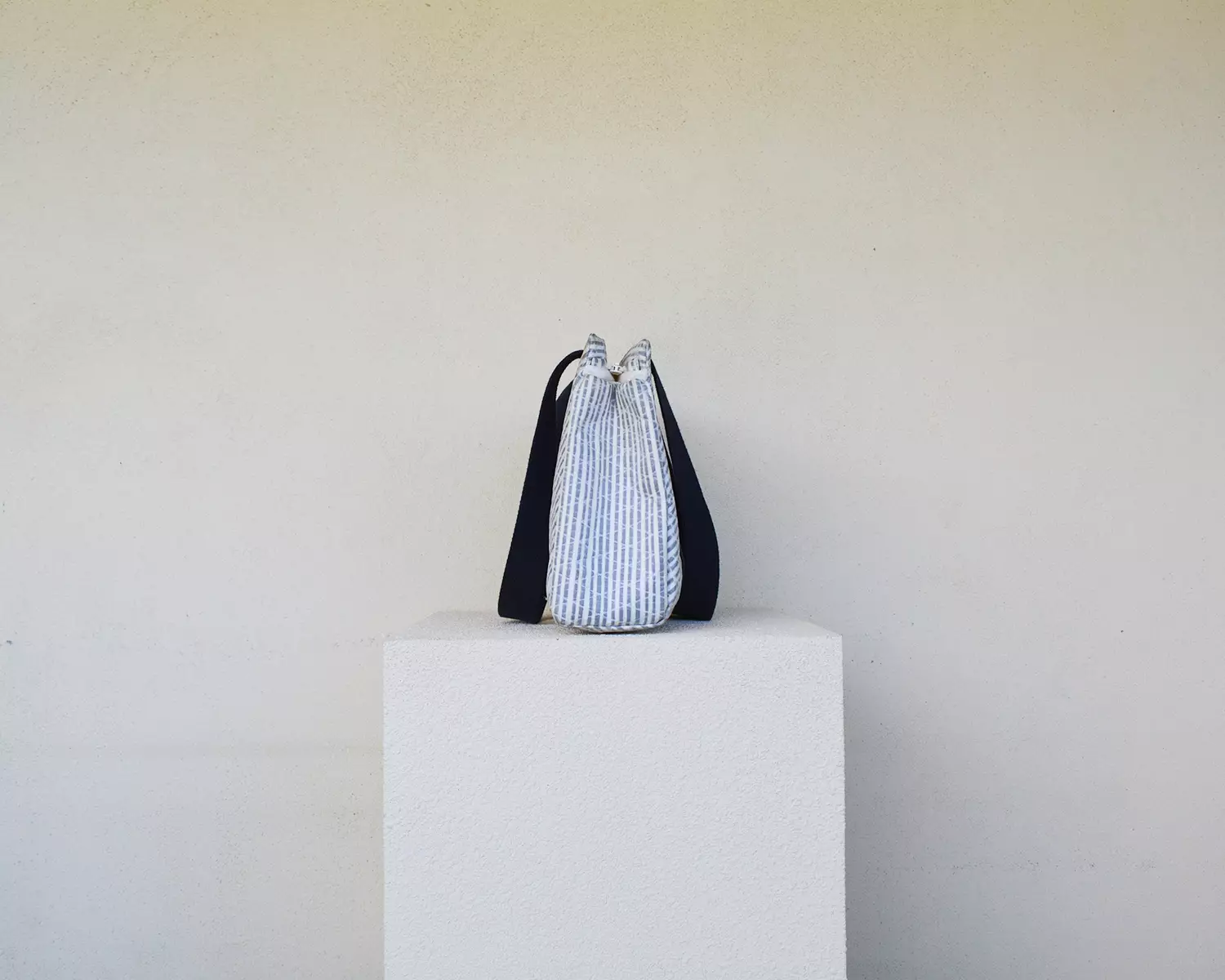 Small Wic Bag - Navy Blue - Image 4